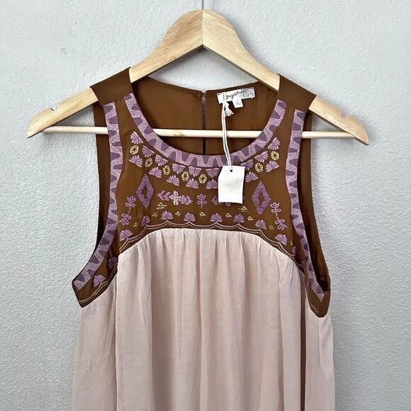 MYSTREE | NWT Embroidered Yoke Dress Crinkle Chiffon Taupe Nude Lavender | Large - Picture 2 of 6